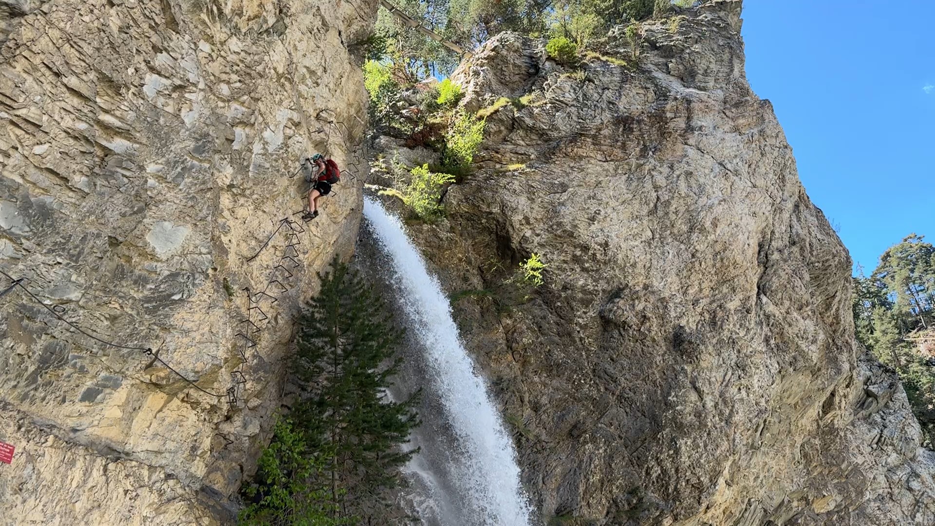 Du Diable La Descente aux Enfers et la Montée au Purgatoire Waterfall Climb